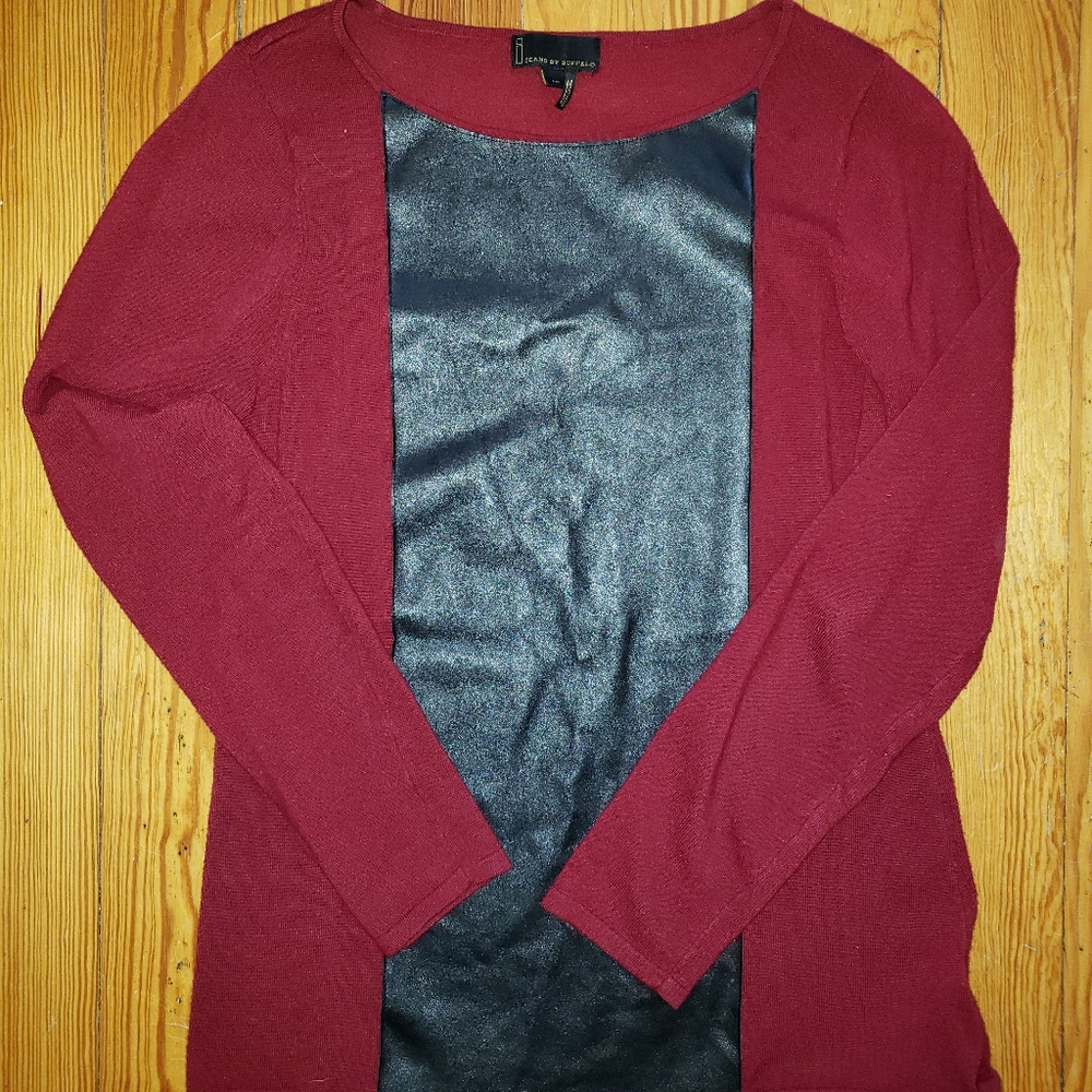 Jeans by Buffalo Red Longsleeve w/ Leather Panel